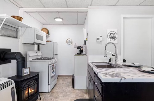 Olympia Apartment | Evergreen Escape; SELF check in, FREE parking