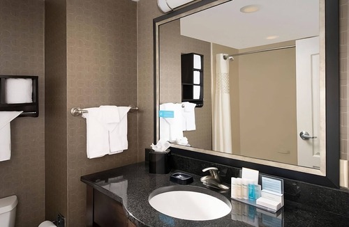 Athens Hotel | Everything You Need For The Perfect Vacation! 3 Relaxing Units, Indoor Pool!