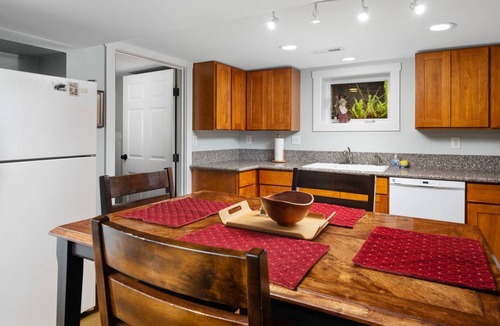 Hosford-Abernethy Condo | Exceptional Daylight Basement Location, Private Entrance, Cozy Patio Area w/ BBQ, Close 2 Everything