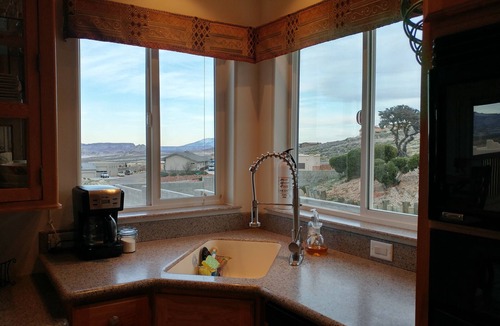 Greenehaven House | Exceptional Lake Powell View Home, lots of parking!