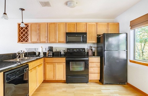 Old Town Chinatown Apartment | Exceptional Old Town 1BR, near Dining, Bars & Tech Hubs, by Blueground