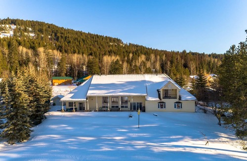Sagle House | Exclusive Modern Style Lake Front Property