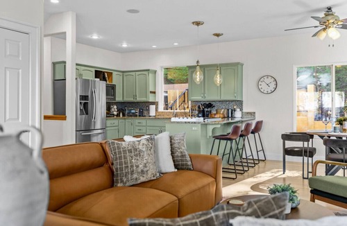 Western House | Exclusive Pool, Spa, Game Room, and Scenic Views
