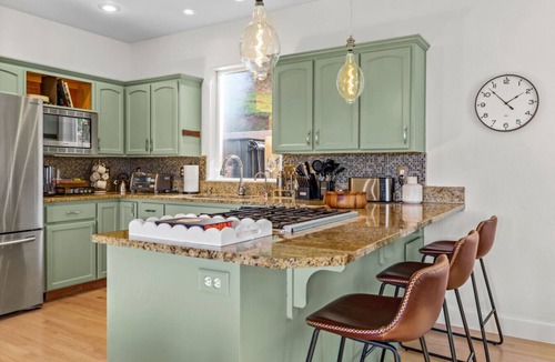 Western House | Exclusive Pool, Spa, Game Room, and Scenic Views