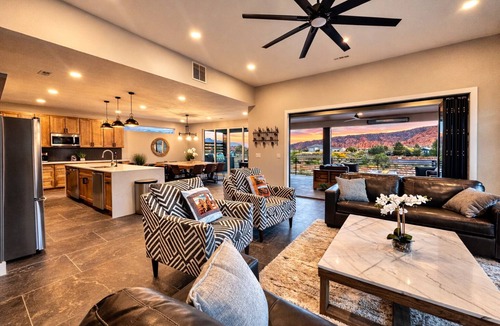 Moab South Valley House | Exclusive Retreats Desert Vista Retreat- Moab Estate for Large Groups- Pool, Spa