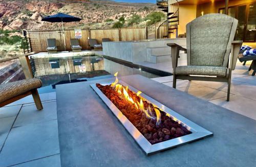 Moab South Valley House | Exclusive Retreats Desert Vista Mirage - Moab Getaway with Pool, Spa & Views