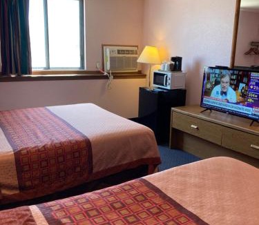 McPherson Hotel | Executive Inn