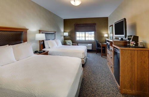 Sioux City Hotel | Expanded 2 Queen with Sofa Sleeper, Stoney Creek Sioux near Hard Rock Casino