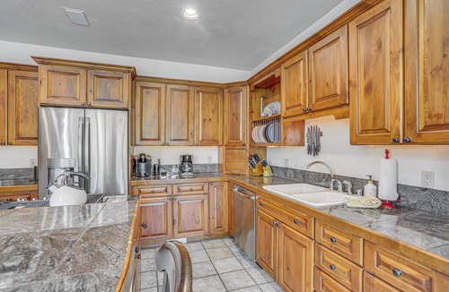 Edwards Condo | Expansive Edwards Condo on Main Street w/Views!