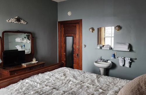 Blaney Park Bed & Breakfast | Experience a 12-room historic home on Lake Manistique with your own private chef