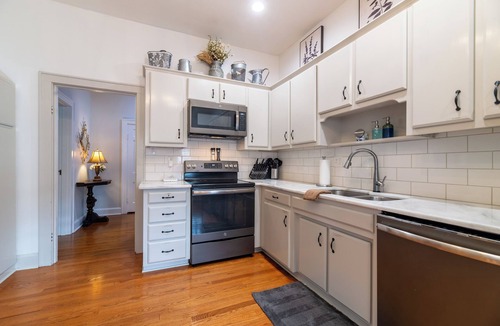 Springfield House | Explore Bourbon Trail - Hot Tub - Dog Friendly