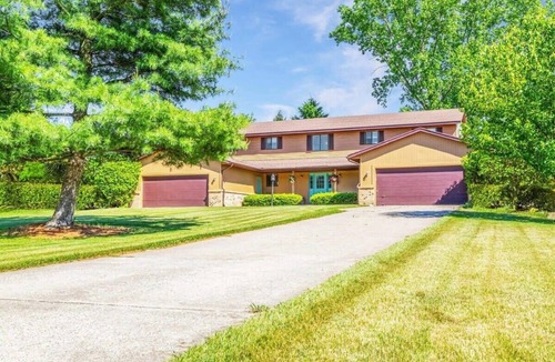 Rockford Apartment | Explore Downtown Rockford! Charming Condo Retreat