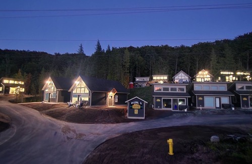 Munising Ski Chalet | EXPLORE Munising Studio Suite 108