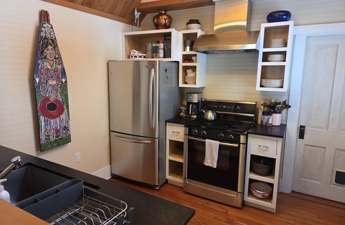 Bozeman House | Exquisite 1-Bedroom House on North Church Ave