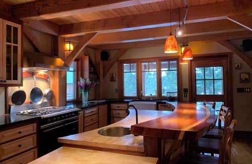 Sandpoint Ski Chalet | Exquisite and Enchanting Escape On Secluded Lake In Sagle! 4 bedrooms, WiFi