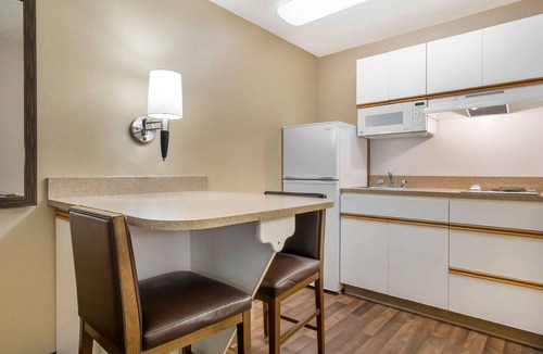 Factoria Hotel | Extended Stay America Suites Seattle Bellevue Factoria