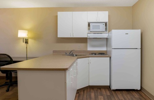 Romulus Hotel | Extended Stay America Suites Detroit Metropolitan Airport