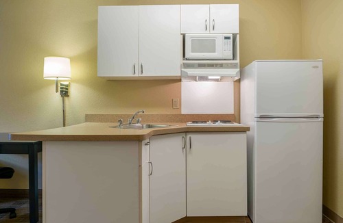 Romulus Hotel | Extended Stay America Suites Detroit Metropolitan Airport
