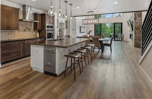 Sandpoint House | Extraordinary Idaho Club Retreat w/Hot Tub