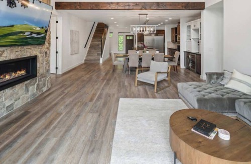 Sandpoint House | Extraordinary Idaho Club Retreat w/Hot Tub