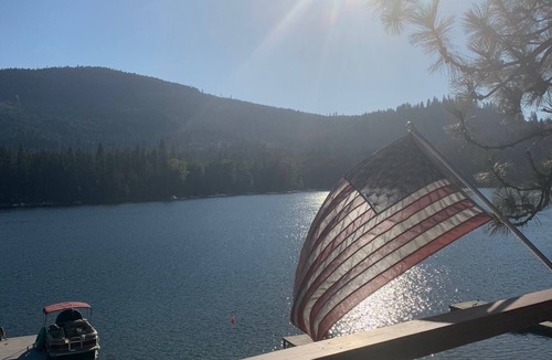 Rathdrum Cabin | FABULOUS VACATION AT TWIN LAKES BEAR LODGE!