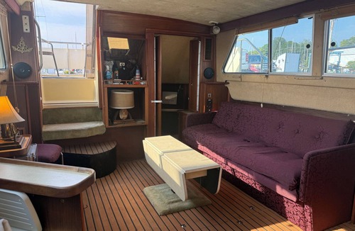 Whitehall Boat Rental | Fabulous yacht with WiFi in charming Whitehall