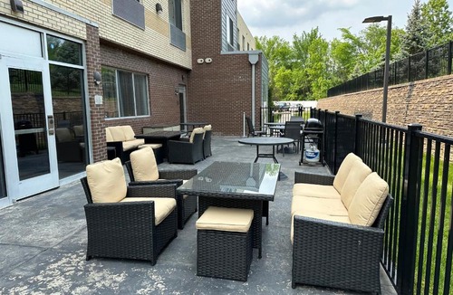 Chesterfield Hotel | Fairfield Inn & Suites by Marriott Detroit Chesterfield