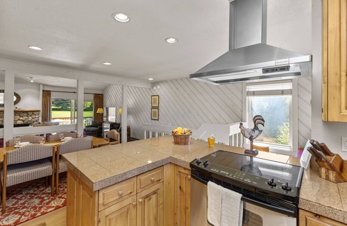 Elkhorn Village Condo | Fairway Haven with Private hot tub! Dog Friendly!