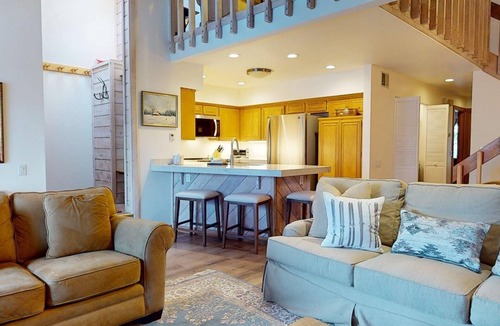 Elkhorn Village Condo | Fairway Nine Condo- New Listing! Recently updated