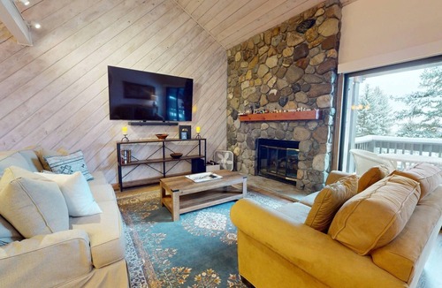 Elkhorn Village Condo | Fairway Nine Condo- New Listing! Recently updated