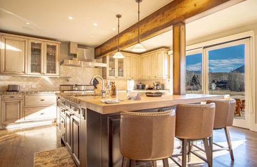Elkhorn Village House | Fairway Twelve Retreat