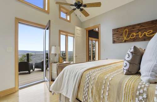 Berkeley Springs House | 🍁Fall Foliage Ridge TOP VIEWS🌻Ultimate Family Getaway🍁Hot Tub🌻Campfires🍁