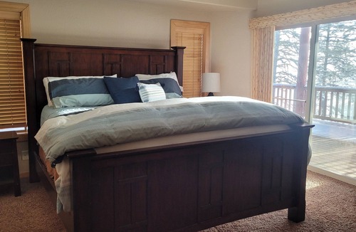 New Meadows Cabin | Family cabin in the Moutains-golf, pool, pickle ball, hot spring, skiing & more!
