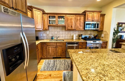 Driggs House | Family Condo on Ski Hill Road 12 minutes to Grand Targhee