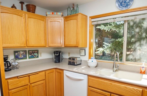 Sunriver House | Family Friendly, 2-Level, Huge Primary Suite - Aspen 2