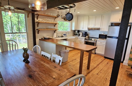 Fairhope House | Family Friendly Cottage With Pier and Beach on Mobile Bay