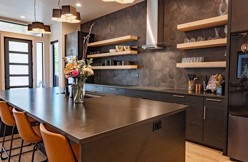 Coeur d'Alene House | Family-Friendly Downtown Luxury Villa Hot Tub Walk To Lake