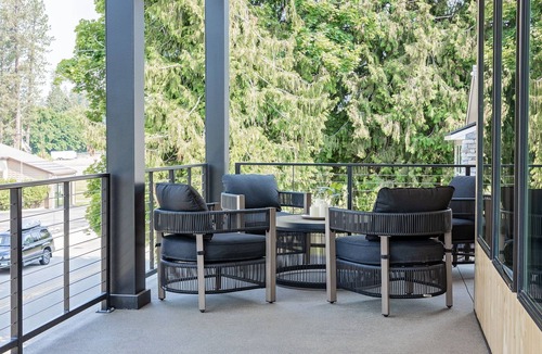 Coeur d'Alene House | Family-Friendly Downtown Luxury Villa Hot Tub Walk To Lake