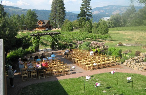 Hood River House | Family Friendly Home In Vineyard next to Award Winning "Cathedral Ridge Winery."