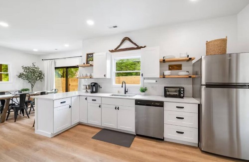 Garden District House | Family Friendly Lakeside Ave