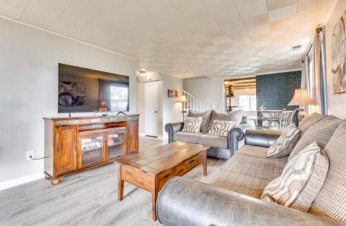Ontario House | Family-Friendly Ontario Home in Central Location!
