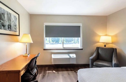 Rexburg Hotel | Family-Friendly Rexburg Retreat l Near Porter Park w/Pool & Parking