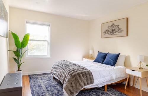 Sugar House House | Family Home - 2 Full Kitchen, Sauna, Sleeps 10-14