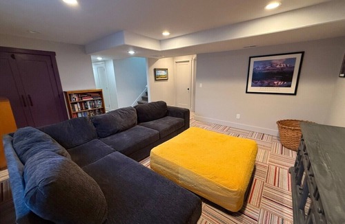 Providence House | Family Home in Providence-EV Charging-sleeps 14