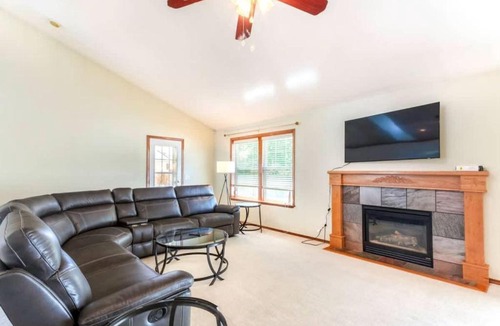 Post Falls House | Family Home With Pool Table - Fall Weekly Savings