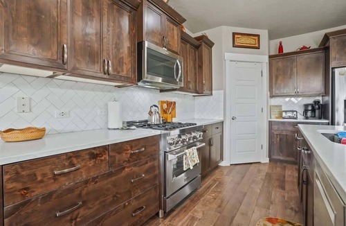 Nampa House | Family Retreat in Nampa | Sleeps 12 | Private Yard, BBQ & Park Access