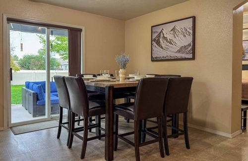 Nampa House | Family Retreat near Idaho Center, Theatre, Arcade!