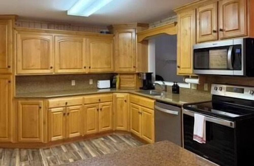 Island Park Cabin | Family Reunion House-Sleeps 18- Hottub, Yellowston