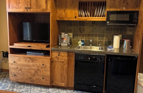 Kellogg Condo | Family Space with spacious en suite listed also