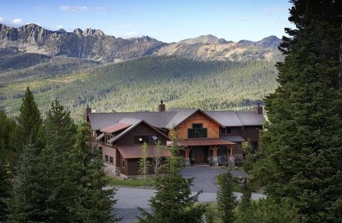 Big Sky House | Fantastic Ski in/Out-Both Resorts!Luxurious Mountain Retreat